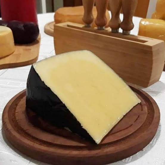 Parmesão Casca Negra